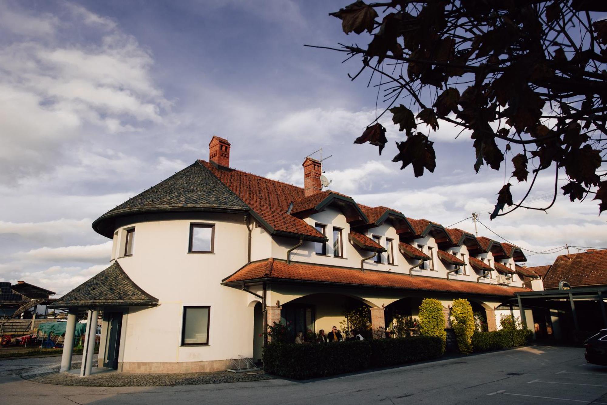 Hisa Putr Bed & Breakfast Trzin Exterior photo